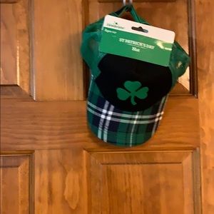 New St Patrick’s Day Plaid Men’s Hat NWT
